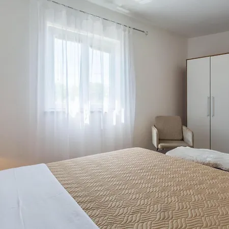 Stunning In Vrecari With Kitchen * Nedeščina